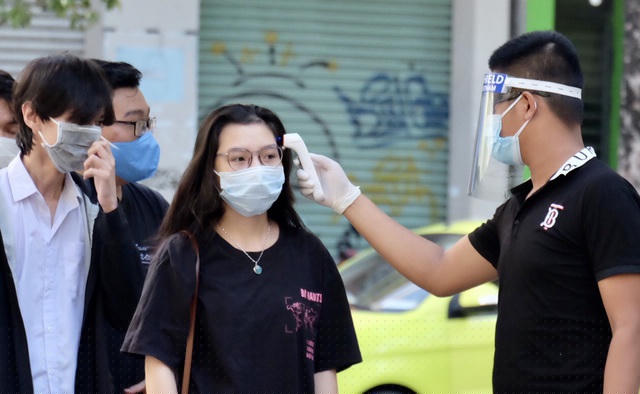 Nhiều tỉnh còn lại chỉ có một vài thí sinh dự thi đợt 2 đã gửi thí sinh đến các hội đồng thi gần nhất để thi ghép.