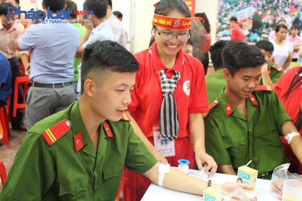 Ngày 15/7, đội vận động hiến máu đã có mặt UBND TP.Lạng Sơn (Tỉnh Lạng Sơn),  với chủ đề “Giọt hồng xứ Lạng”.đông đảo đoàn viên, thanh niên, tình nguyện viên, cán bộ, công chức và người dân trên địa bàn thành phố Lạng Sơn và các huyện lân cận đã tích cực tham gia và hưởng ứng ngày hội hiến máu tình nguyện.