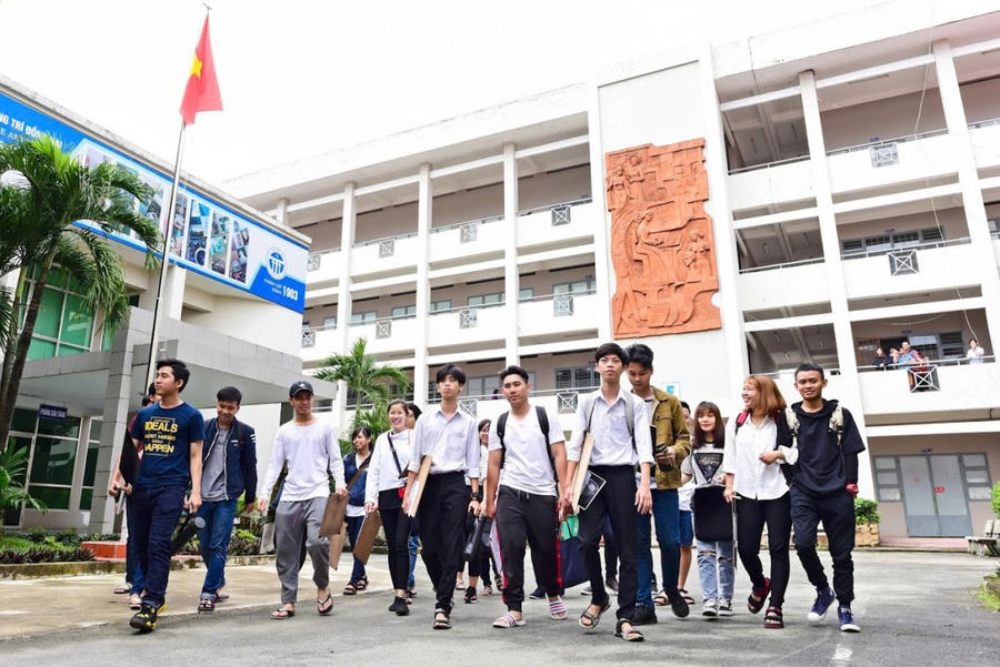 Trường Cao đẳng Mỹ thuật Trang trí Đồng Nai hiện vẫn luôn là cái nôi đào tạo đội ngũ lao động có trình độ kỹ thuật và mỹ thuật cao