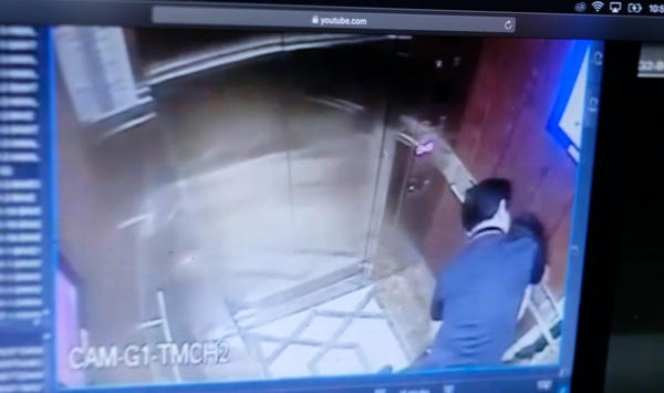 Vụ ép hôn, sàm sỡ bé gái trong thang máy khiến dư luận dậy sóng. Ảnh cắt từ clip. Ảnh: HG