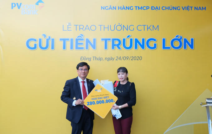 Pic 1_Gui tien trung lon