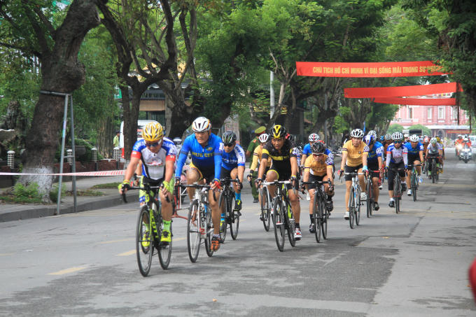 Sôi động ngày mở màn Coupe De Huế 2018
