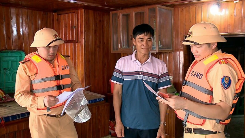 Kiểm soát điều kiện của người điều khiển và phương tiện.