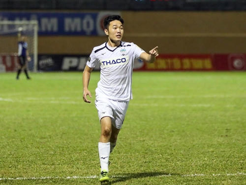 Xuân Trường lập cột mốc đáng nhớ của mình tại V-League