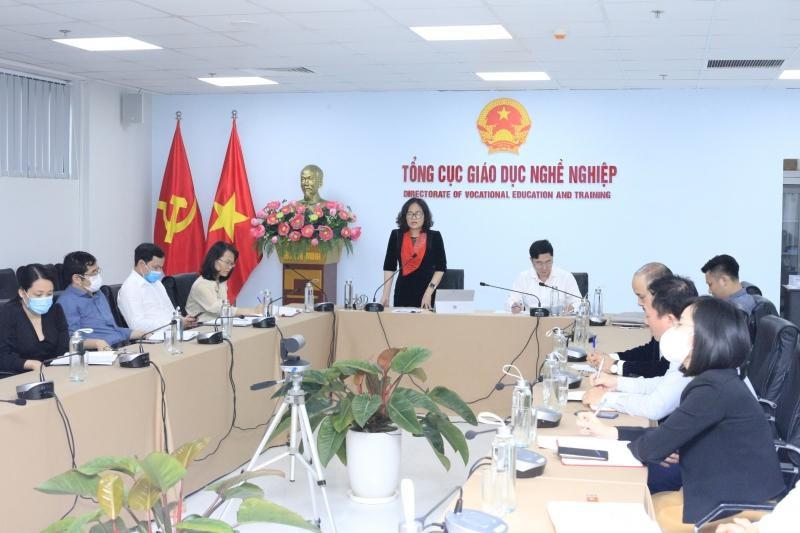 Bà Nguyễn Thị Việt Hương- Phó Tổng cục trưởng Tổng cục GDNN, Trưởng Ban tổ chức Hội giảng phát biểu tại hội nghị.