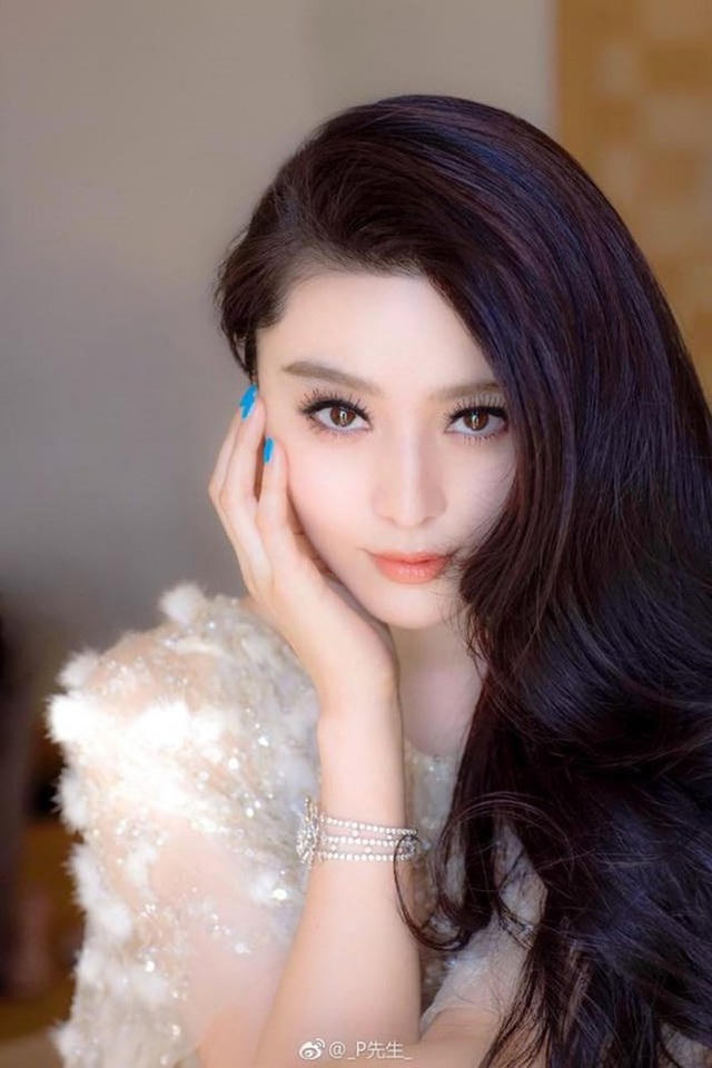 Phạm Băng Băng vẫn đang cố gắng quay lại làng giải trí và hi vọng đón nhận được sự ủng hộ của người hâm mộ. 