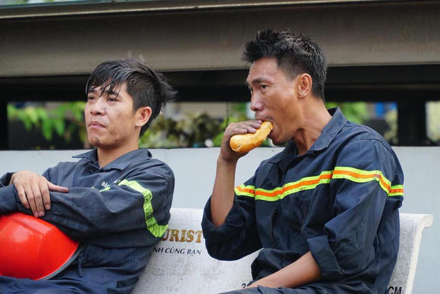 Những người lính quả cảm trong vụ cháy chung cư Carina Plaza