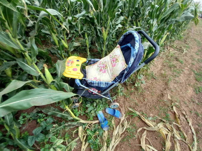 Xe đấy, và dép được phát hiện ở gần bờ sông