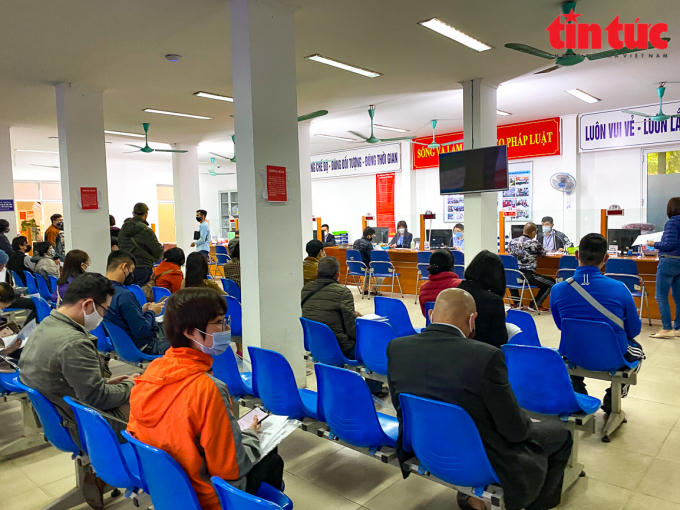 Tất cả người dân đến đây đều sử dụng khẩu trang phòng dịch COVID-19.