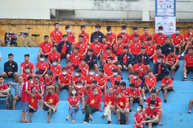 Người hâm mộ Viettel có mặt ở sân Hàng Đẫy