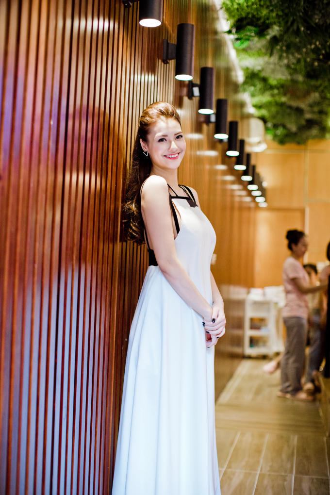 Hồng Quế lần đầu đưa con gái đi event