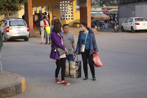 Người d&acirc;n &ldquo;rồng rắn&rdquo; k&eacute;o về Thủ đ&ocirc; sau Tết