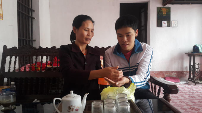 Người con lớn hơn 20 năm bị mắc bệnh tâm thần