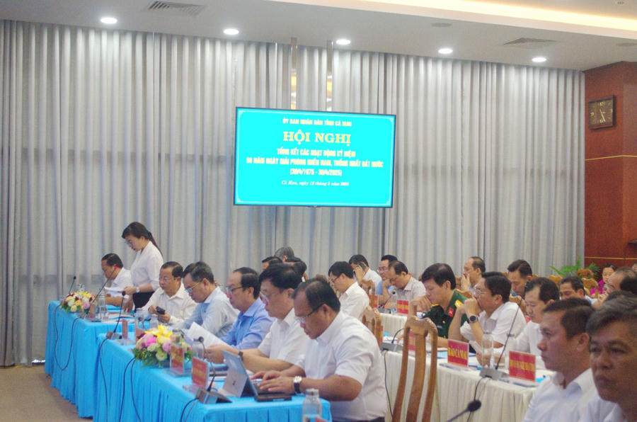 Đại biểu tham dự Hội nghị.