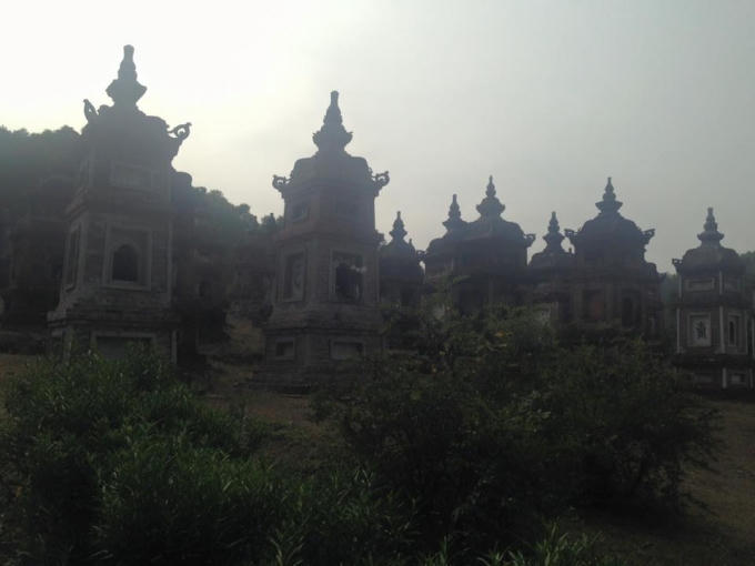 Vườn tháp tại chùa Bổ.