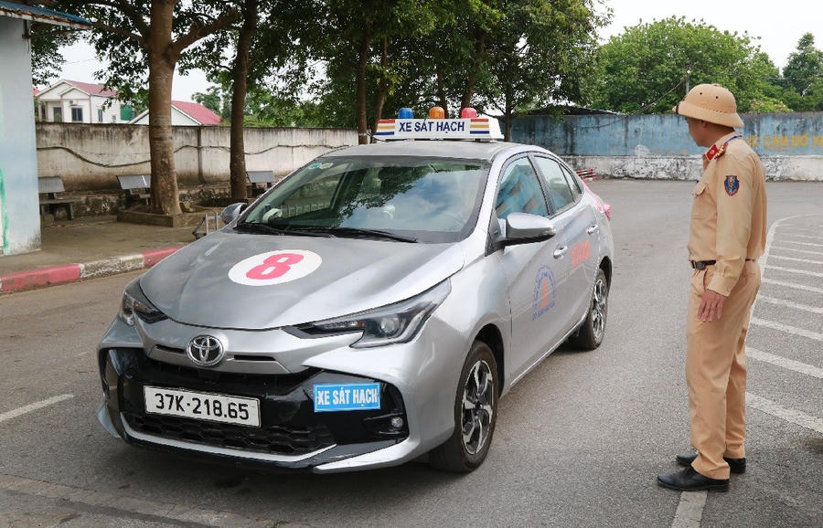 Hướng dẫn học viên bắt đầu xuất phát - Ảnh Công an Nghệ An.