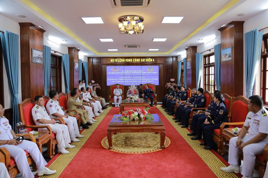 Quang cảnh buổi thăm, chúc Tết