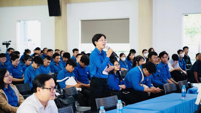 Các doanh nhân cho rằng, startup Việt rất sáng tạo nhưng lại hay “chạy trước luật”.