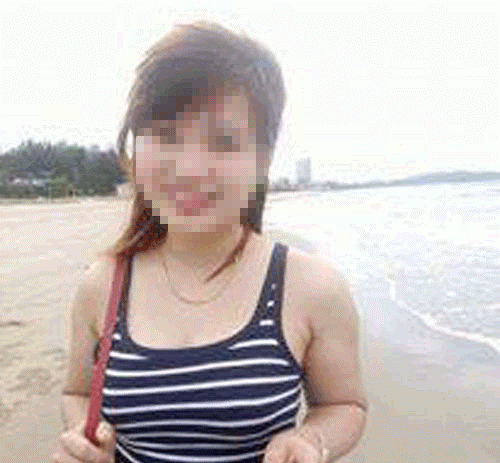 Thiếu nữ xinh đẹp được phát hiện bị thương bên vệ đường rồi tử vong sau đó.