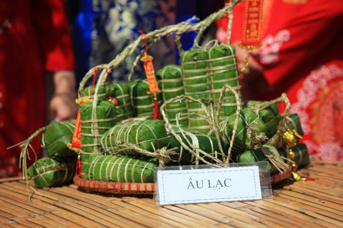 Bánh tét Âu Lạc.