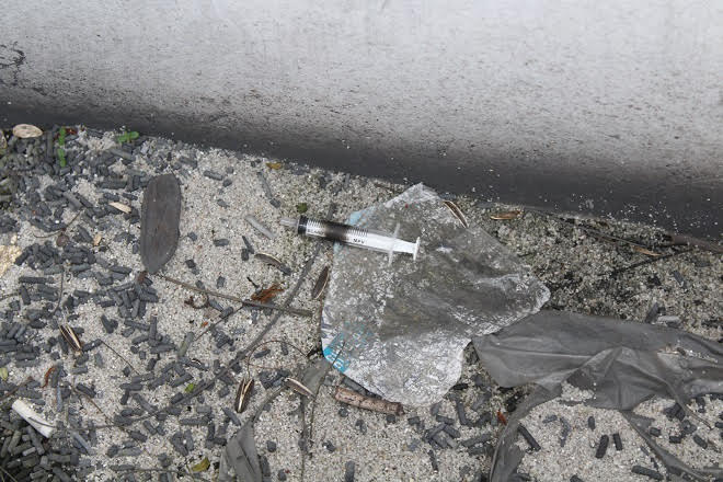 Chiếc thùng lọc nước “hóa thân” thành thùng rác.