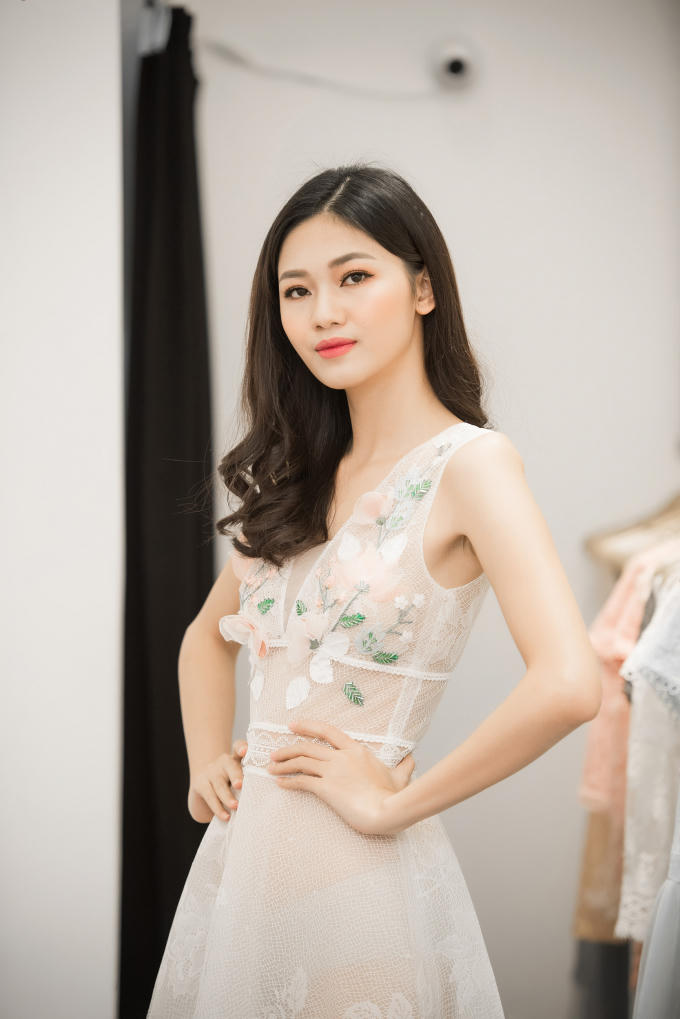 Theo đuổi mốt xuyên thấu, Á hậu Thanh Tú xinh đẹp khiến ai cũng ngẩn ngơ
