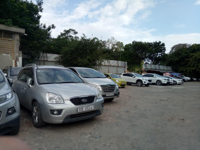 Dự án được dùng làm bãi đổ xe gây sự lãng phí nghiêm trọng.