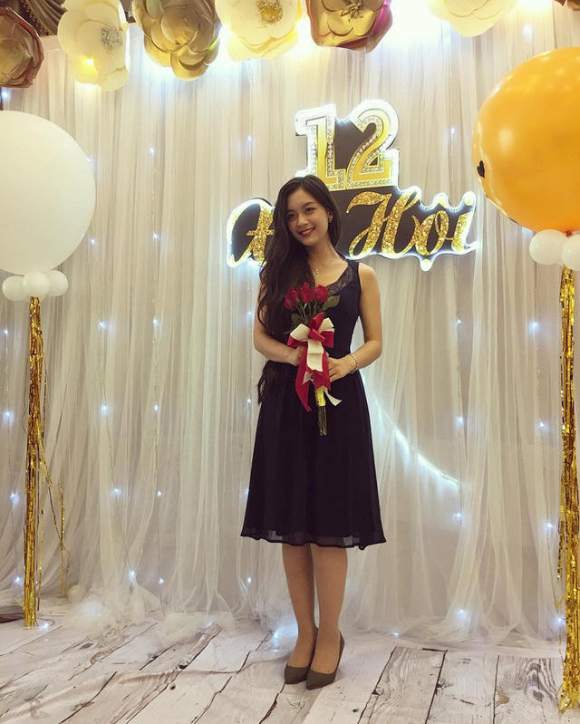 Tố Anh trong đêm hội chia tay tuổi học trò.
