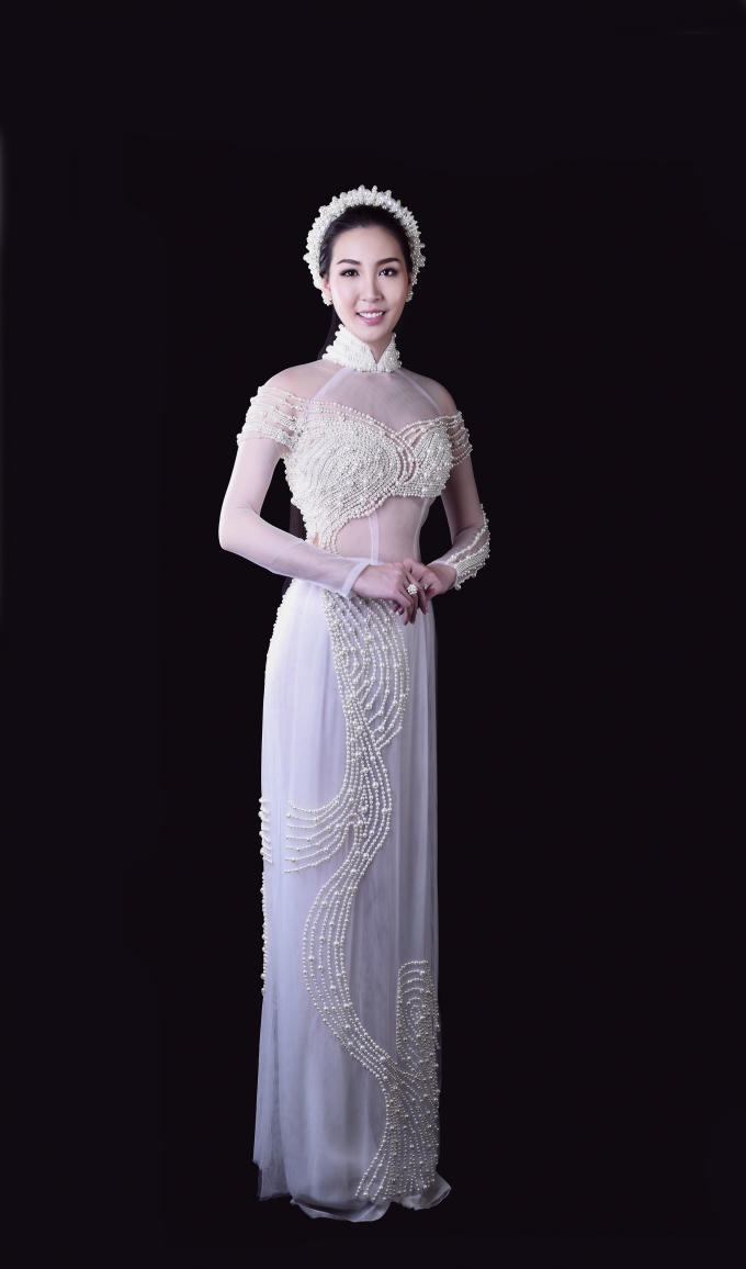 Mẫu áo dài lấy ý tưởng từ sông nước Đồng Nai.