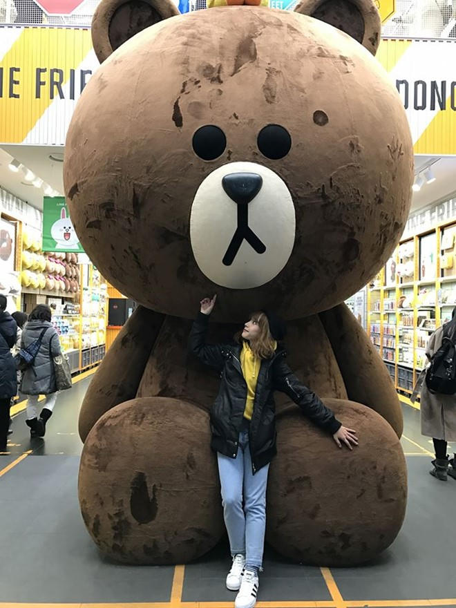 Cô gái trong MV 'Nơi này có anh' cùng Sơn Tùng M-TP là ai?