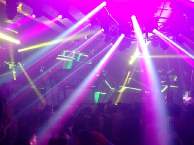 Độc quyền: Hàng trăm dân chơi bị kiểm tra tại Bar 212 Nguyễn Trãi