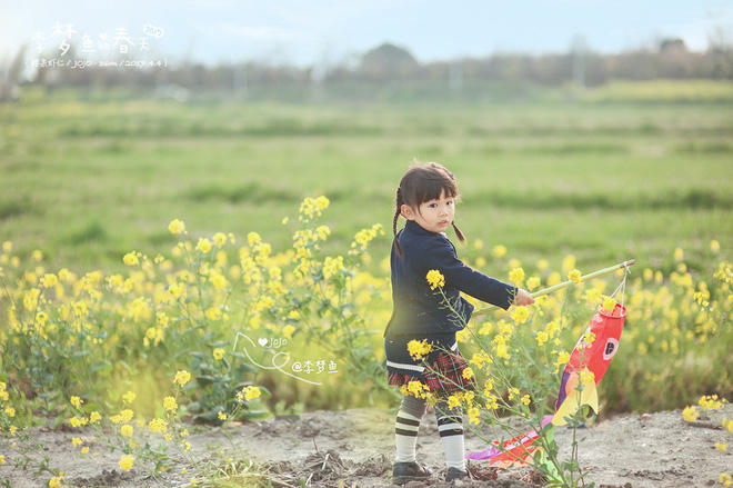 Trong bất kỳ khung hình nào, JoJo vẫn giữ được sự trong sáng đáng yêu của mình.