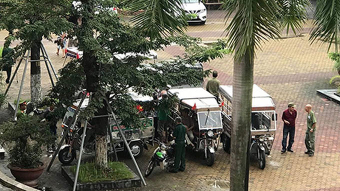 Xe thương binh tập trung tại trụ sở VFF đòi mua vé