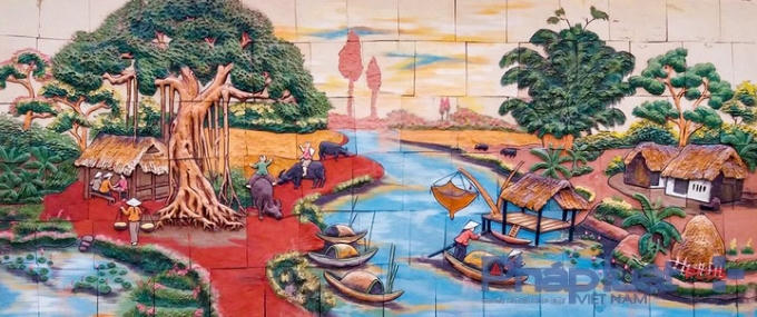 Xa quê hương suốt mấy chục năm rồi -Mãi trong ta nhớ miền quê yêu dấu - Cánh diều tuổi thơ lưng trâu sáo đậu - Nghe quê hương đất mẹ gọi ta về...