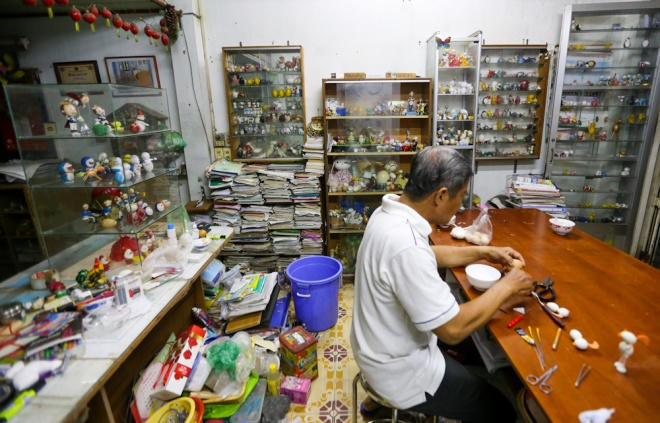 Sau 15 năm tạo hình, đến nay ông đã có hơn 700 tác phẩm và được trung tâm sách kỷ lục Việt Nam công nhận là người tạo hình vỏ trứng nhiều nhất.