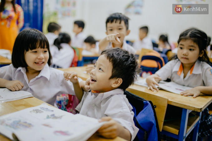 Những người bạn đầu ti&ecirc;n.