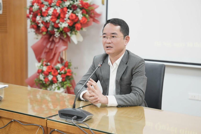 Tổng Biên tập Vũ Hoài Nam phát biểu giao nhiệm vụ tại Hội nghị.