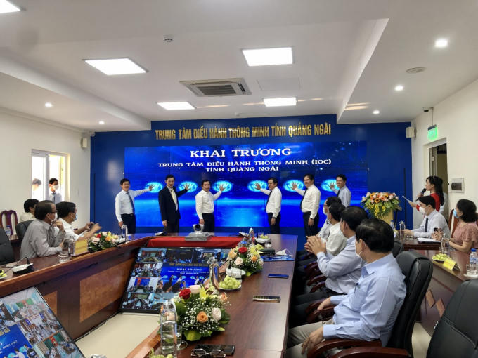 Lãnh đạo UBND tỉnh Quảng Ngãi và lãnh đạo Tập đoàn VNPT ký kết thỏa thuận hợp tác về triển khai Chính quyền điện tử và cùng triển khai Chiến lược chuyển đổi số đến năm 2025, định hướng đến 2030.