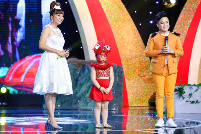 Th&oacute;t tim với &ldquo;Nữ ho&agrave;ng ứng xử&rdquo; 5 tuổi h&oacute;a Angry Bird bay tr&ecirc;n kh&ocirc;ng ph&aacute; th&agrave;nh như phim