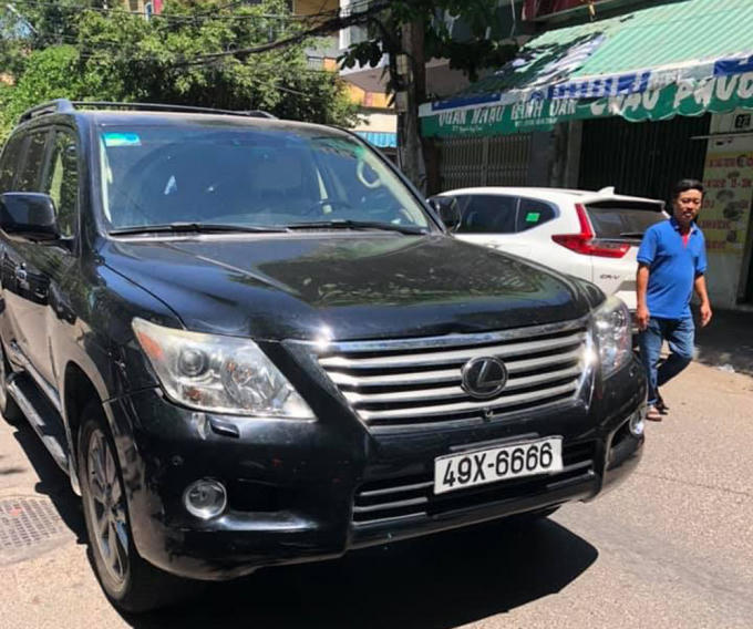 Xe Lexus biển tứ quý do ông Huyện điều khiển gây tai nạn chết người ở Quy Nhơn