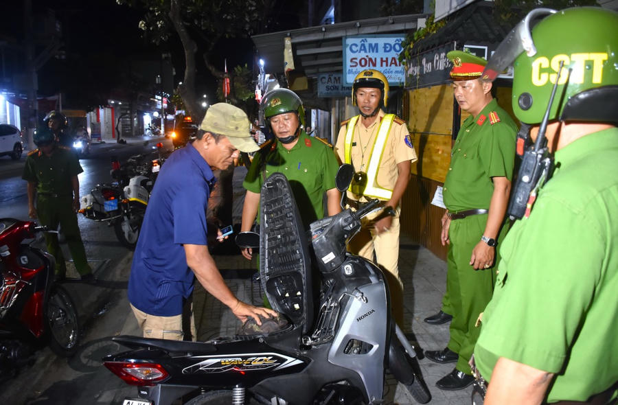 Cảnh sát trật tự Công an Bạc Liêu thường xuyên tham gia Tổ công tác 238 tuần tra kiểm soát, phòng chống tội phạm trên địa bàn toàn tỉnh.