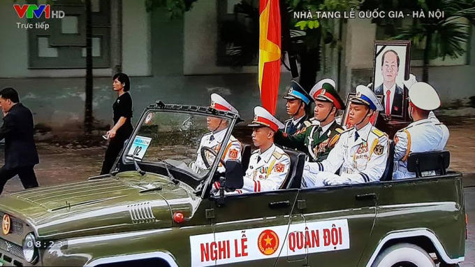 Chủ tịch nước Tr&acirc;̀n Đại Quang đã v&ecirc;̀ với đ&acirc;́t mẹ