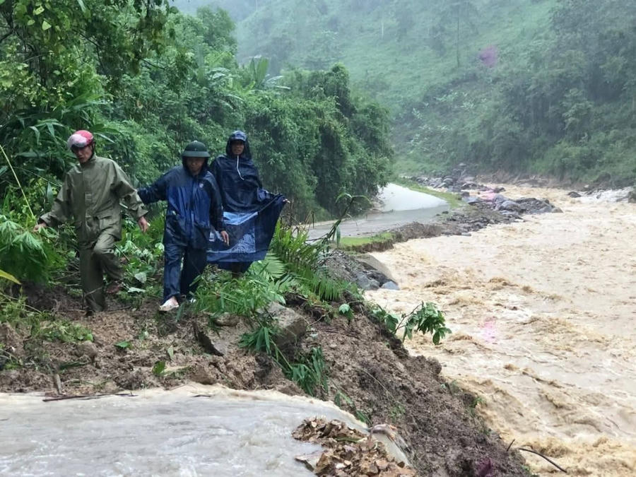 Diễn biến lũ phức tạp do ảnh hưởng của Bão số 3 tại Nghệ An.