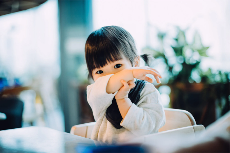 Thanh thiếu niên thuộc thời đại chính sách một con của Trung Quốc được sinh ra và lớn lên trong sự bảo vệ quá mức từ ông bà, cha mẹ (Ảnh minh họa: SCMP).