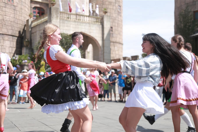 Vui bất tận với lễ hội B&rsquo;estival Sun World Ba Na Hills