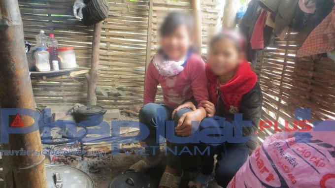 Dù thiệt thòi nhất trong đám trẻ nhưng hai chị em Bình và Bằng rất chăm ngoan, học giỏi.