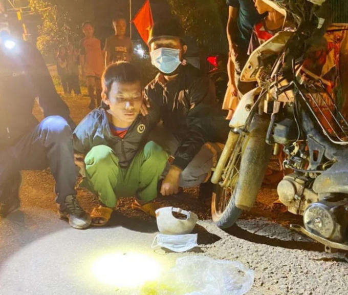Bùi Văn Lâm bị bắt khi đang vận chuyển ma túy đi tiêu thụ. (Ảnh: Công an Ngọc Hồi)