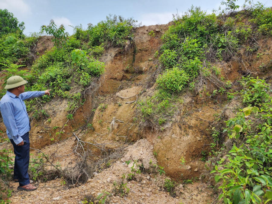 Dự án "Khắc phục, sửa chữa đập Tắt, xã Hòa Hải, huyện Hương Khê (Hà Tĩnh) tổng nguồn vốn 12 tỷ đồng, mới giải ngân được 3,27 tỷ đồng