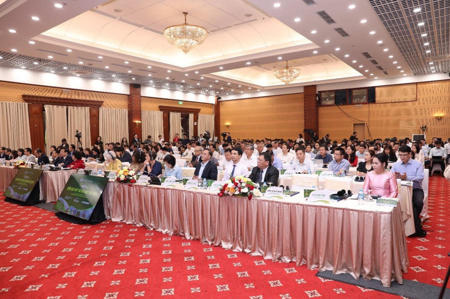 Các đại biểu tham dự Diễn đàn