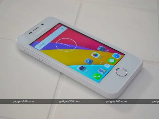 Smartphone giá rẻ đến từ Ấn Độ chạy hệ điều hành Android 5.1, song các icon trên máy khá giống của iOS 9. Máy hỗ trợ kết nối 3G, Wi-Fi, Bluetooth và GPS.